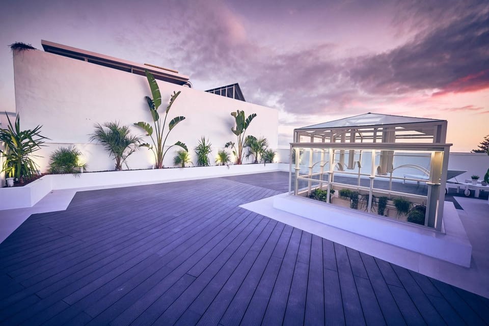 Off site, Balcony/Terrace