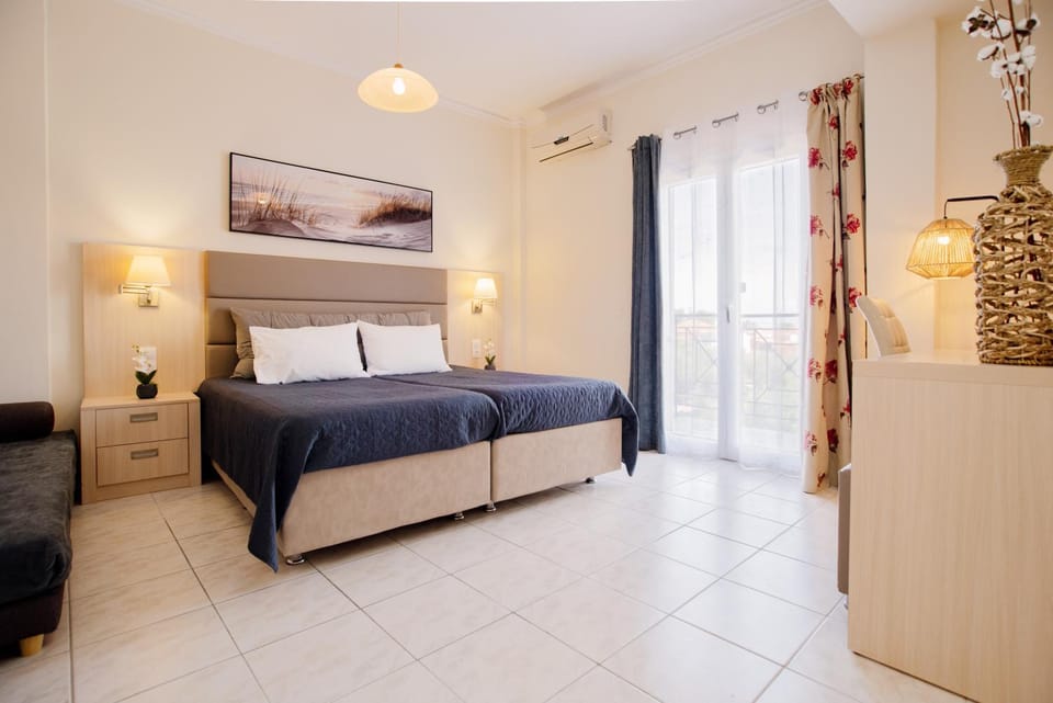 Bed, Bedroom, air conditioner