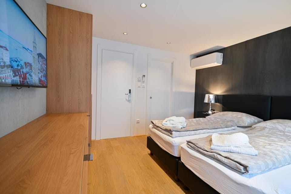 Bed, TV and multimedia