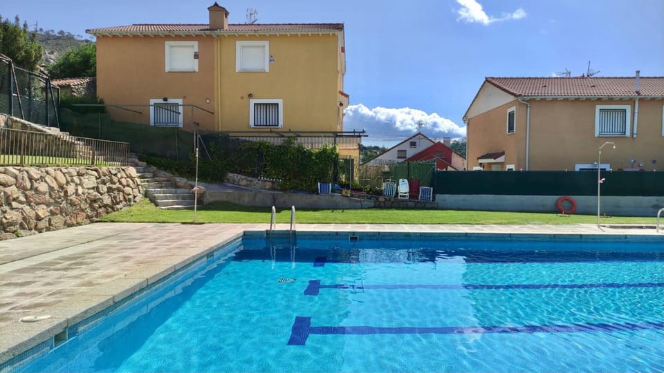 Property building, Pool view, Swimming pool