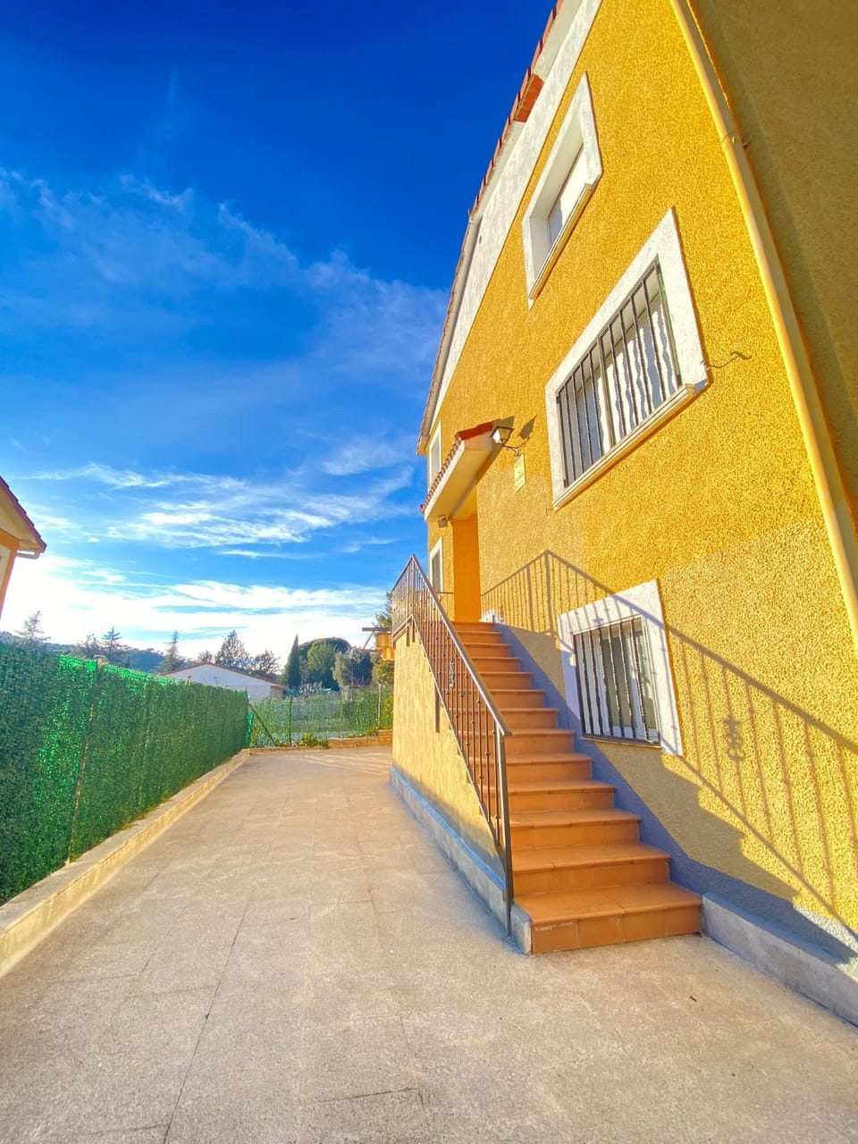Property building, Facade/entrance, Garden