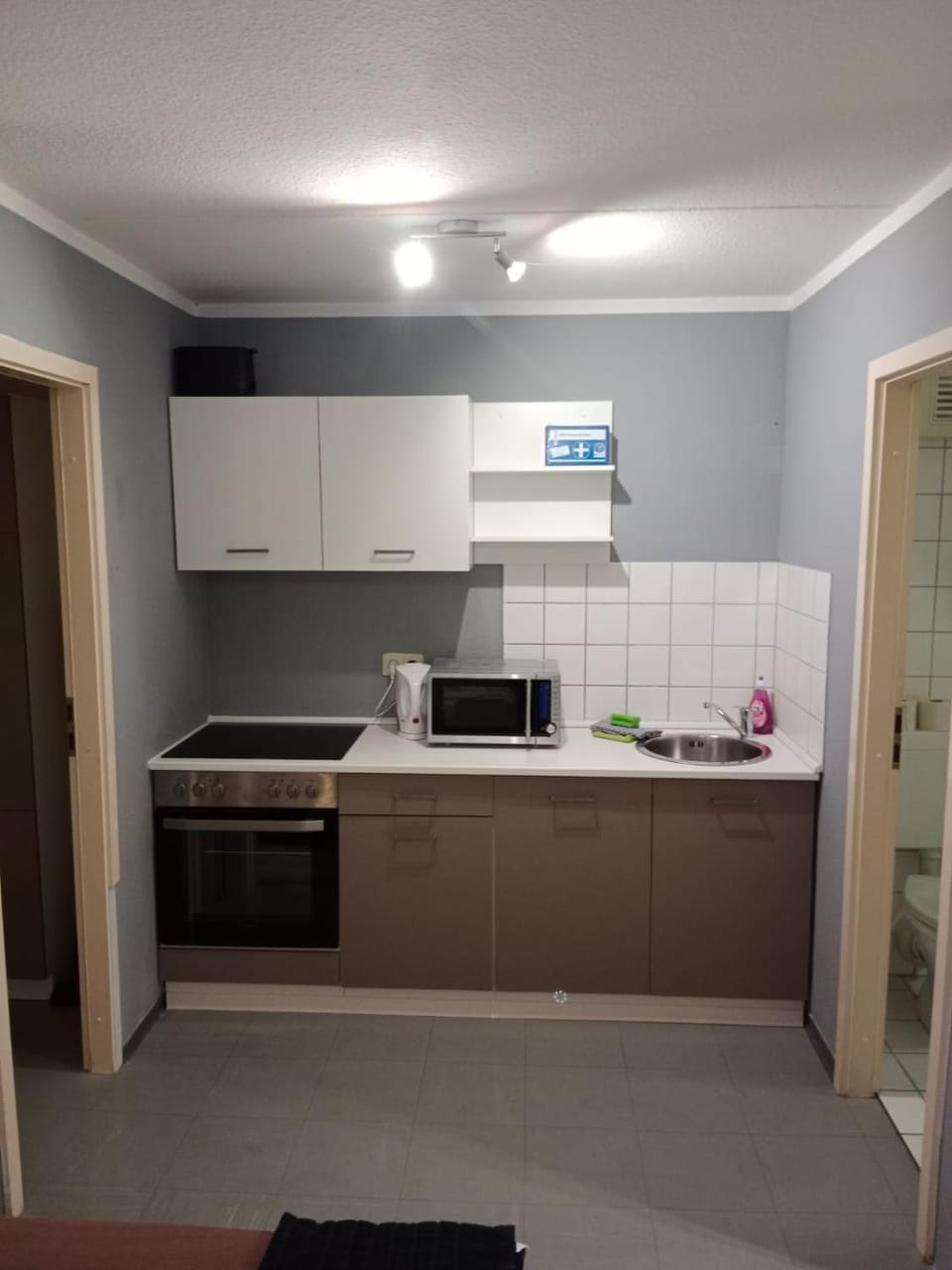 Kitchen or kitchenette, stove, kitchen, kitchen