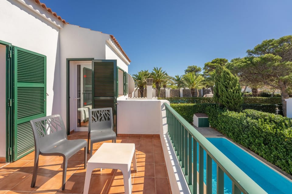 View (from property/room), Balcony/Terrace, Pool view