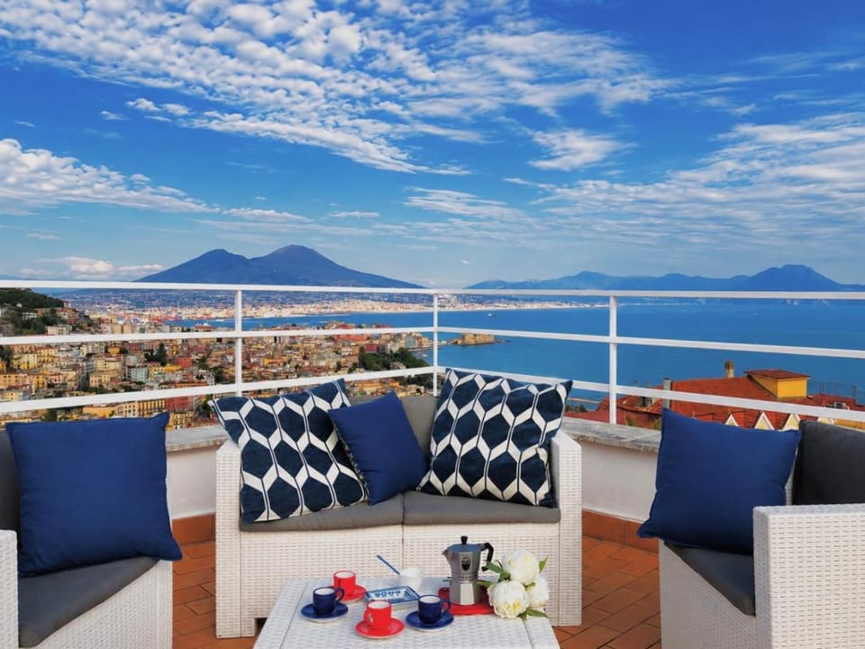 La Dimora, La Mansarda sul Golfo Apartment in Naples