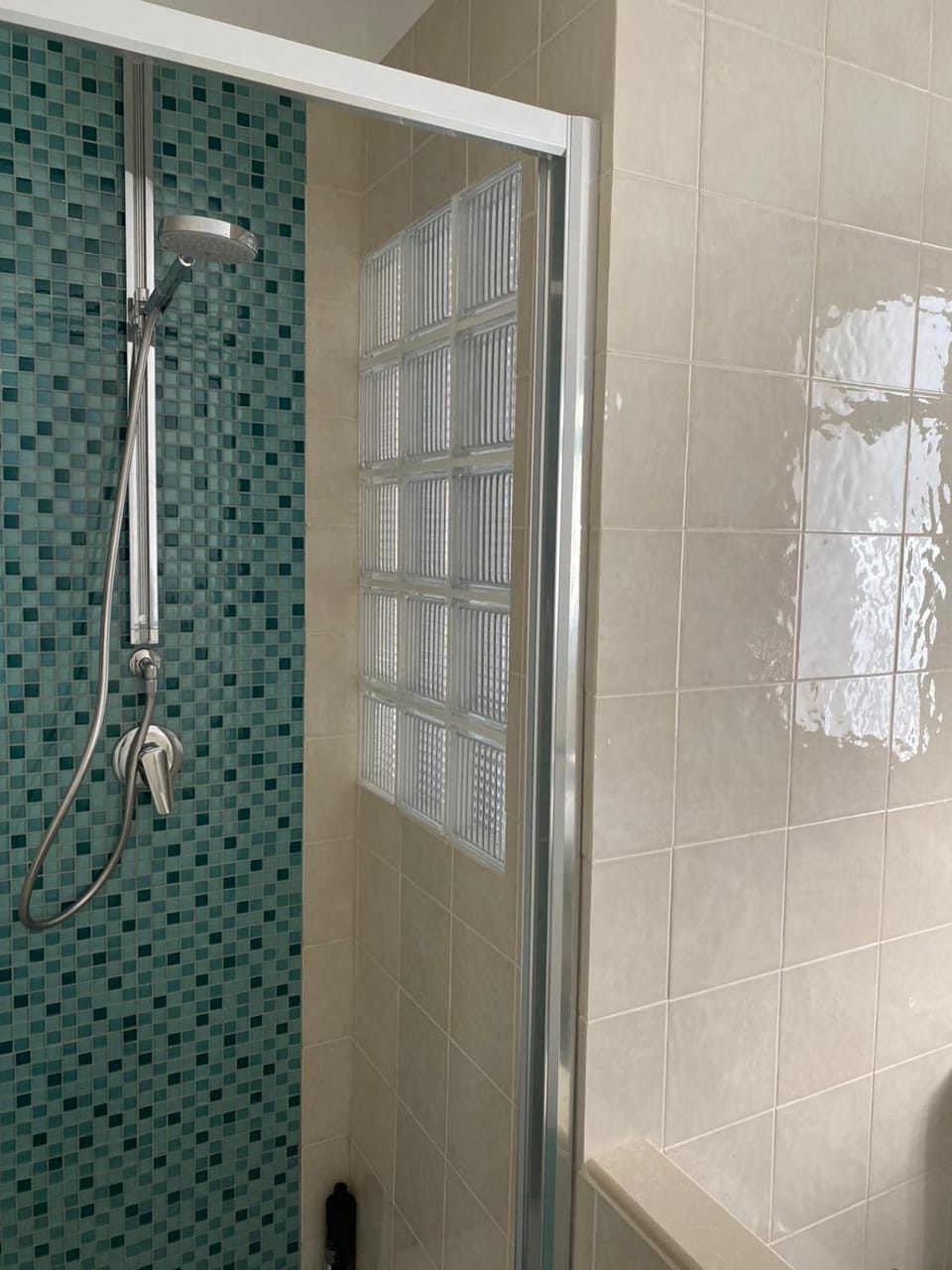 Bathroom, concierge