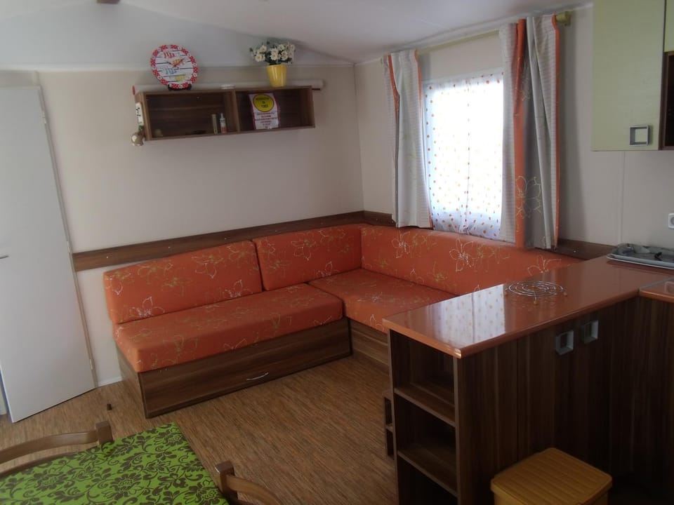 Mobilhome des Tamaris Campground/ 
RV Resort in Nouvelle-Aquitaine