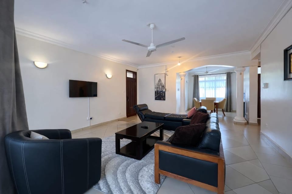 Communal lounge/ TV room, TV and multimedia, Living room, Seating area