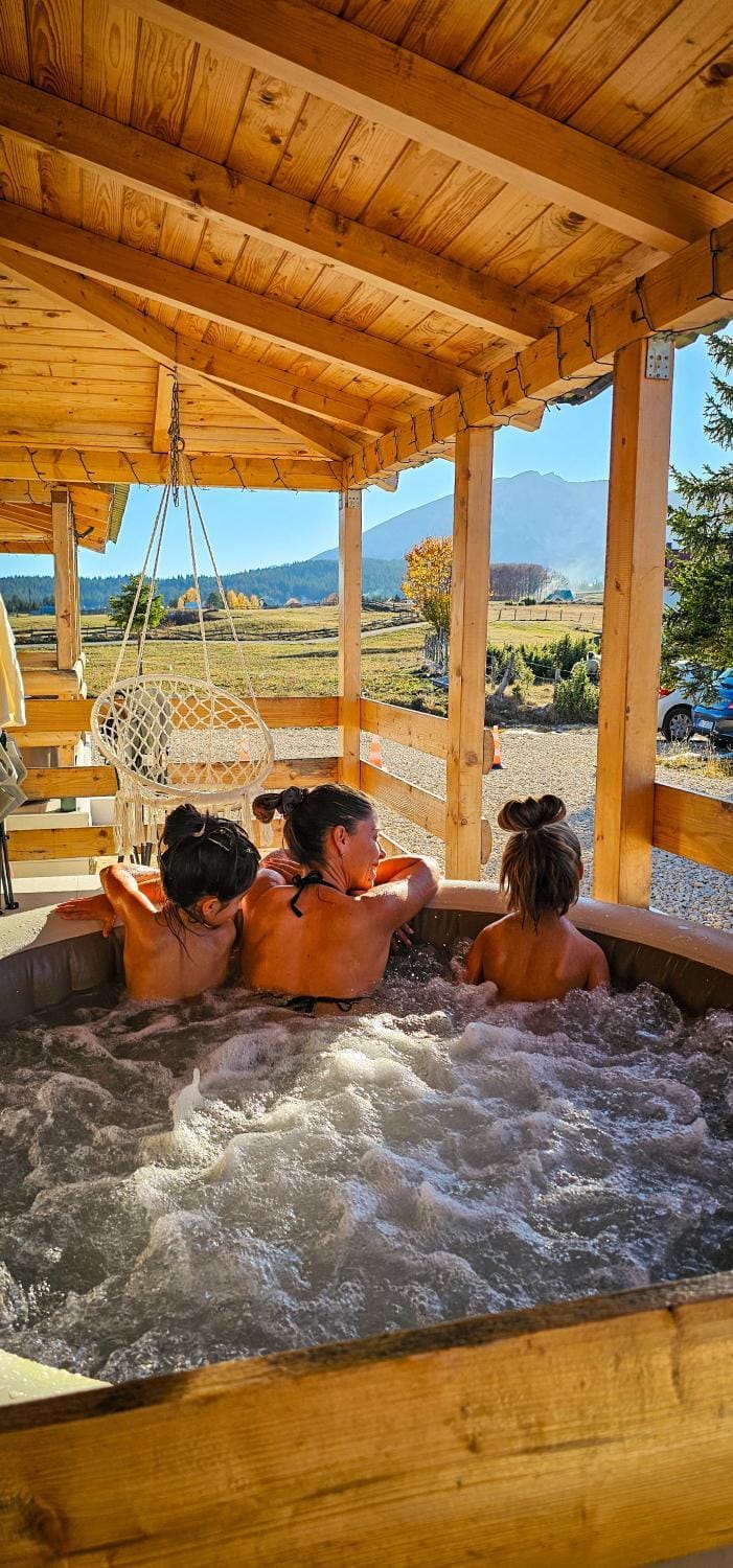 Hot Tub, Mountain view, Swimming pool