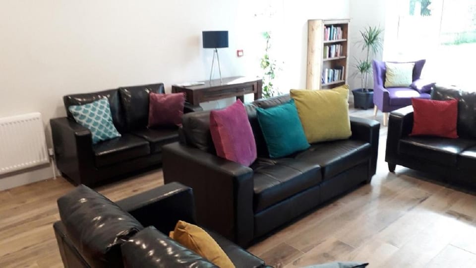Communal lounge/ TV room, Living room, Seating area