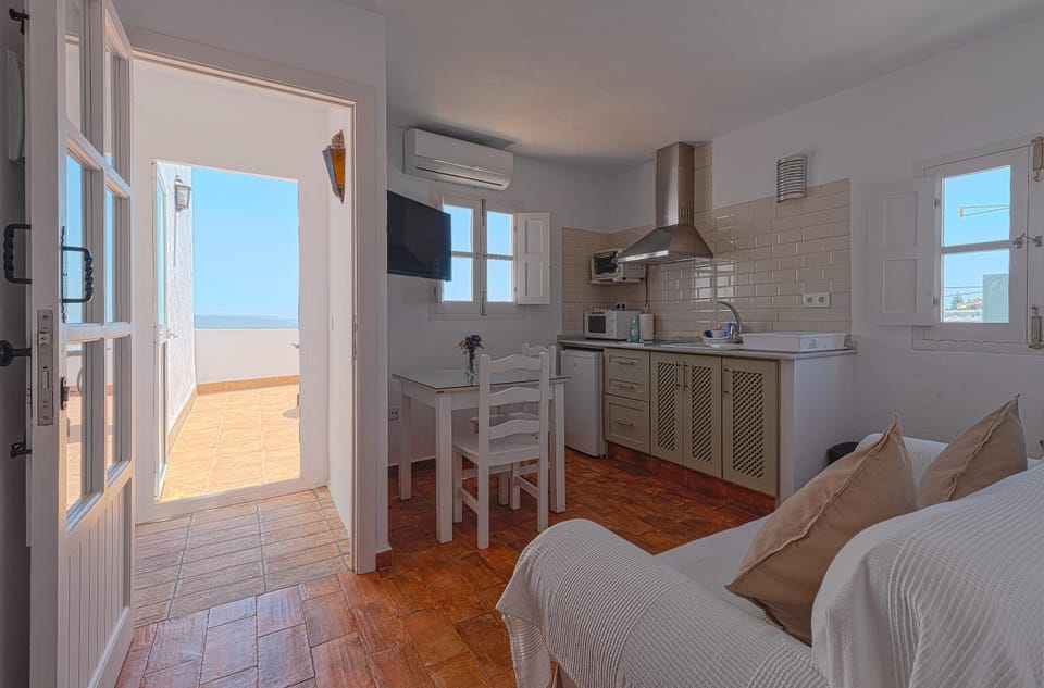 Balcony/Terrace, Kitchen or kitchenette, Living room, kitchen