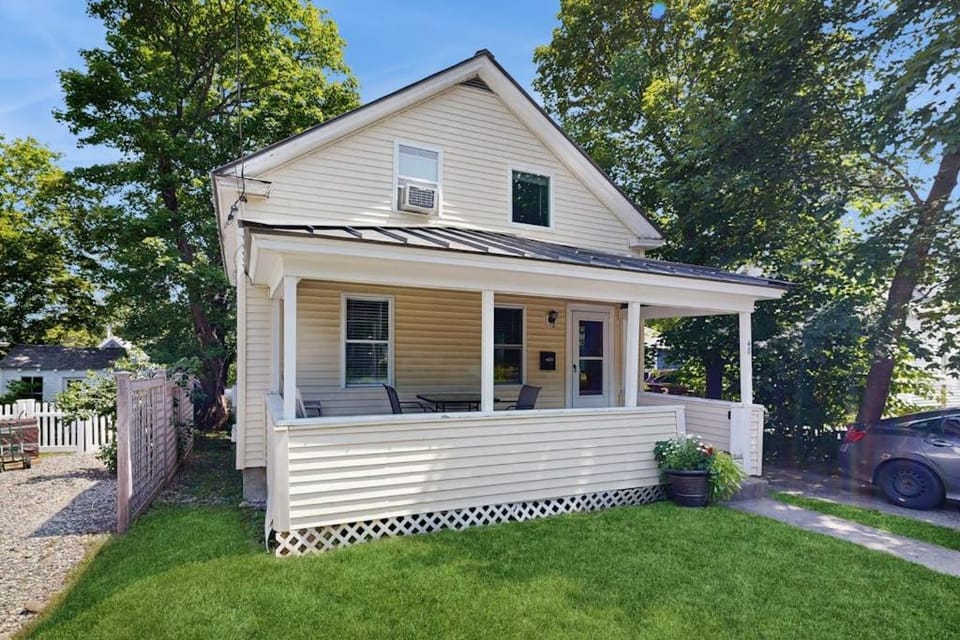 Property building, Day, Garden, Other