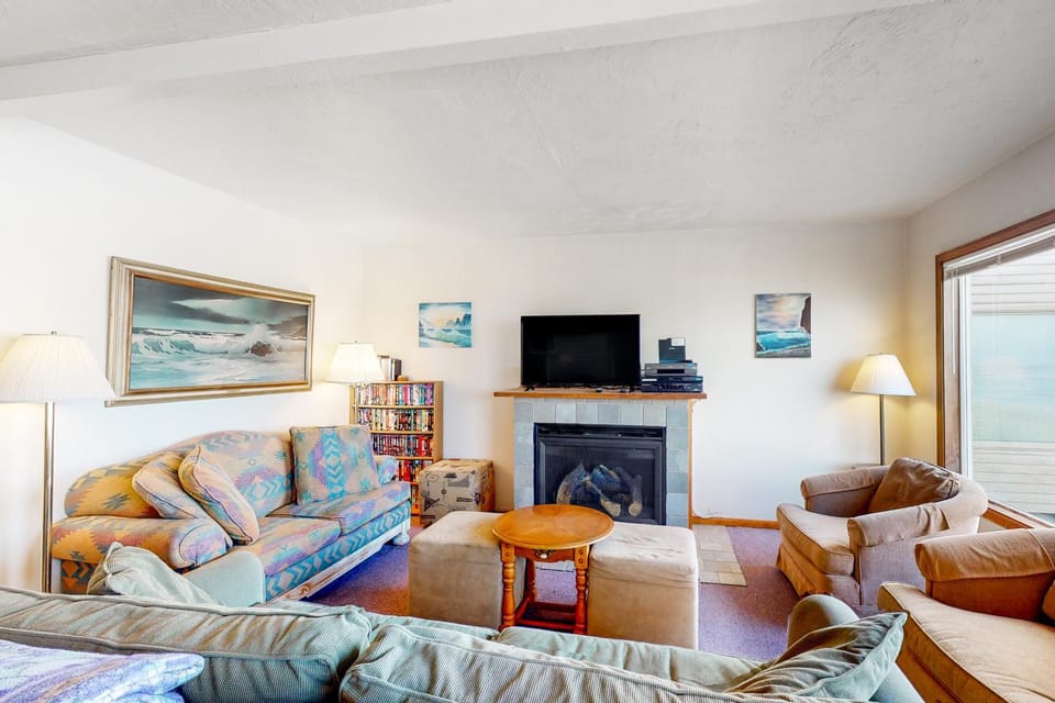 The Hideout House in Rockaway Beach