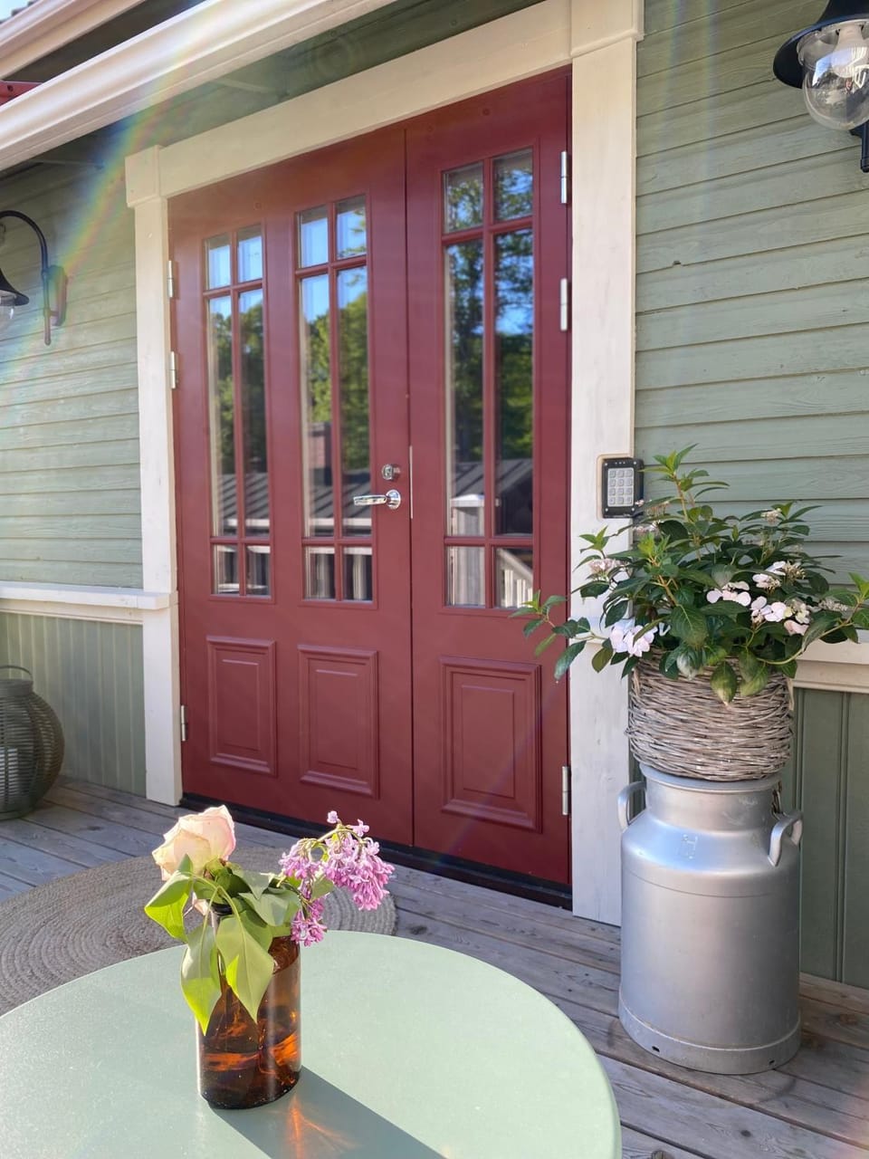 Property building, Patio, Facade/entrance, Spring, Day, Garden