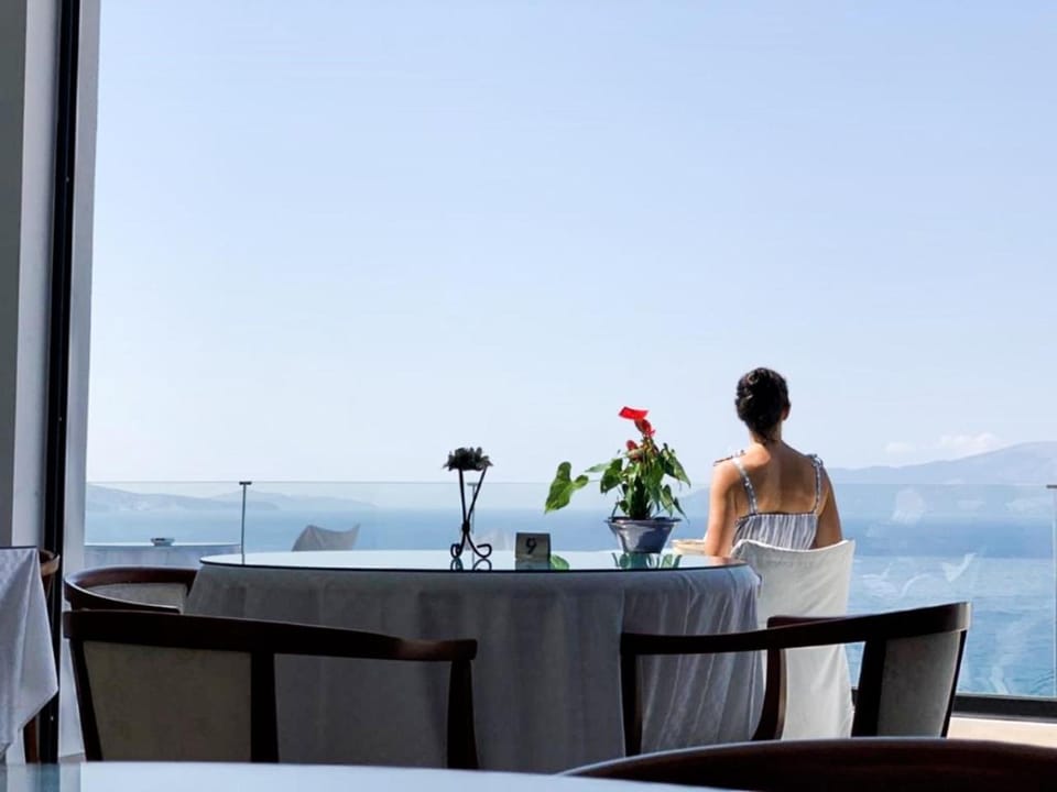 City view, Pool view, Sea view, Continental breakfast, Lunch, Dinner