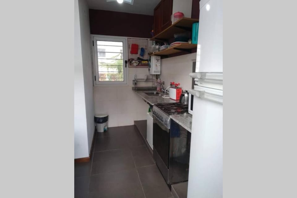 Kitchen or kitchenette, pet friendly, stove