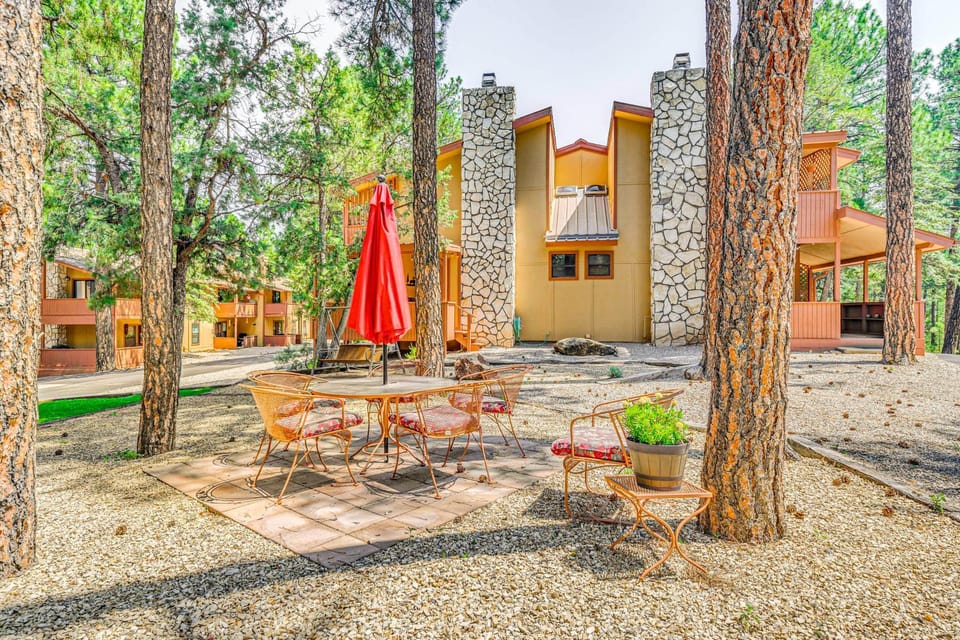 Cozy Ruidoso Condo w/ Deck ~ 2 Mi to Cedar Creek! House in Ruidoso