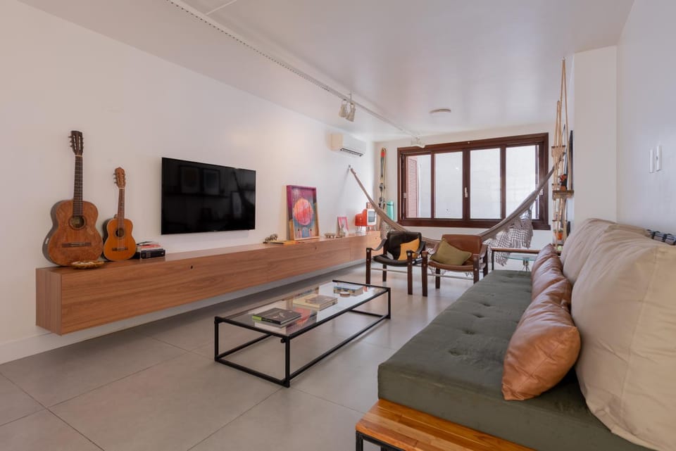 Communal lounge/ TV room, TV and multimedia, Living room, Seating area