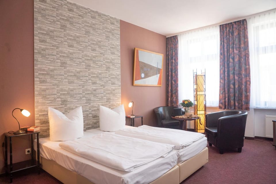 Bed, Other, Photo of the whole room, Decorative detail