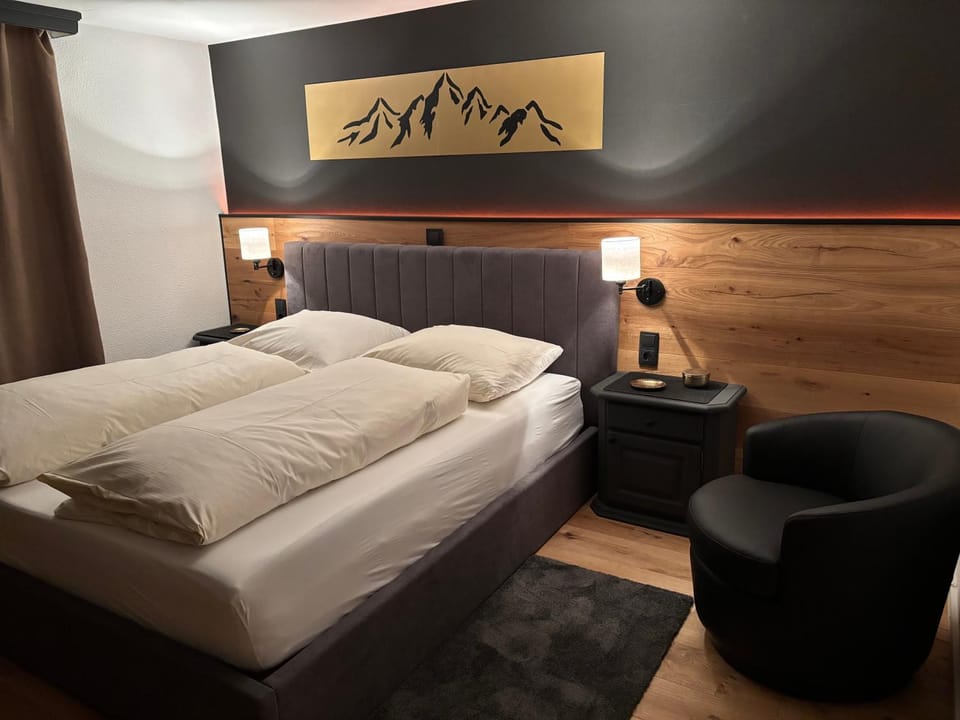 Pension & Ferienwohnungen Haus Edelweiß Bed and Breakfast in Tyrol