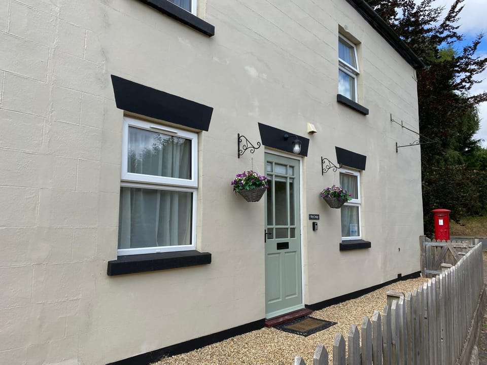 Property building, Patio, Balcony/Terrace, Street view