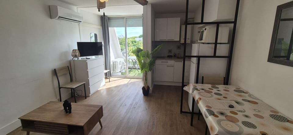 Living room, Meals