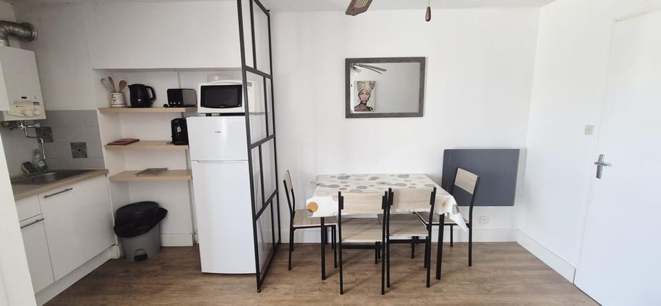 Communal kitchen, Meals