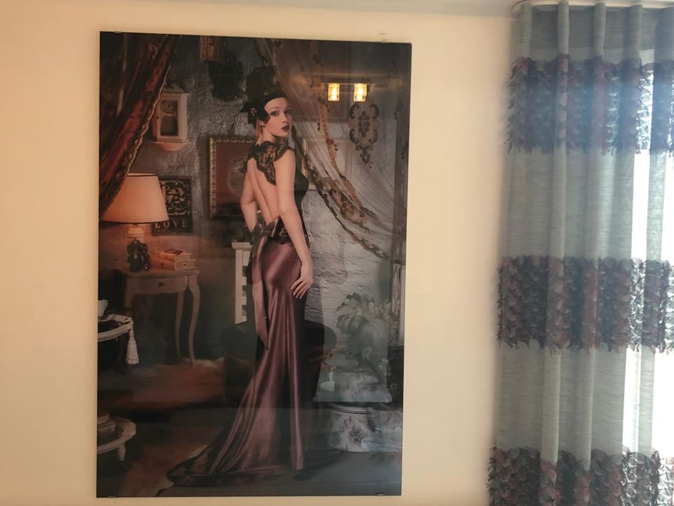 Photo of the whole room, Decorative detail, Area and facilities