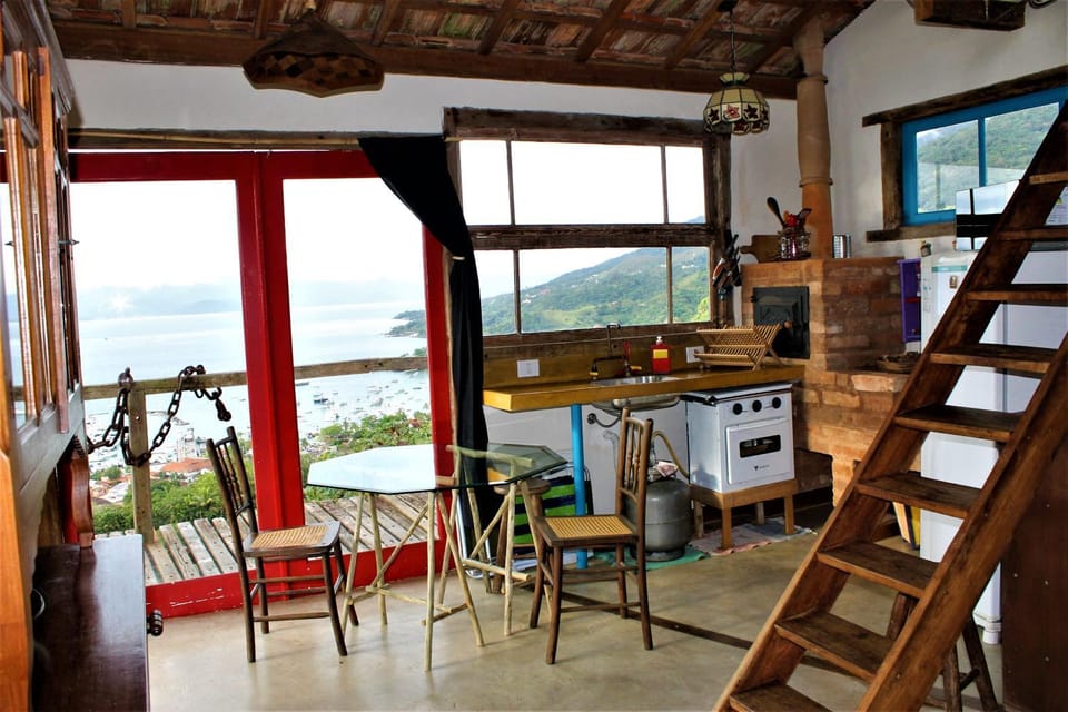 Kitchen or kitchenette, Dining area, Breakfast