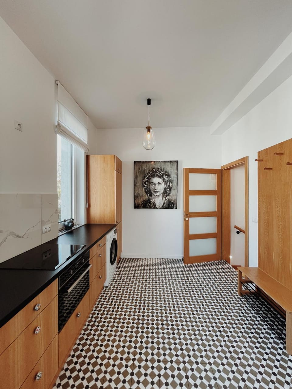 Kitchen or kitchenette, stove, washing machine