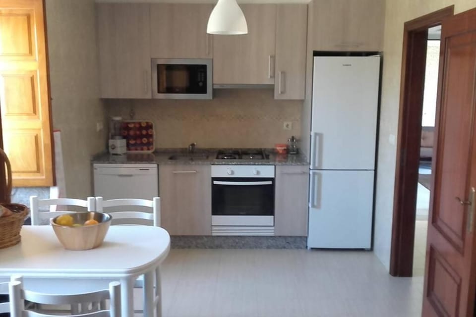 BEACH HOUSE LA LANZADA.. House in O Salnés