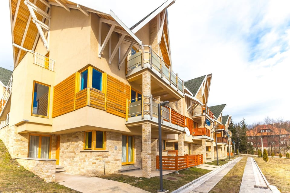 Property building, Facade/entrance, Neighbourhood