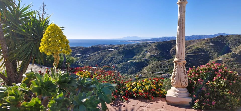 Garden, Mountain view, Sea view