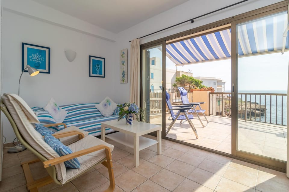 Living room, Sea view