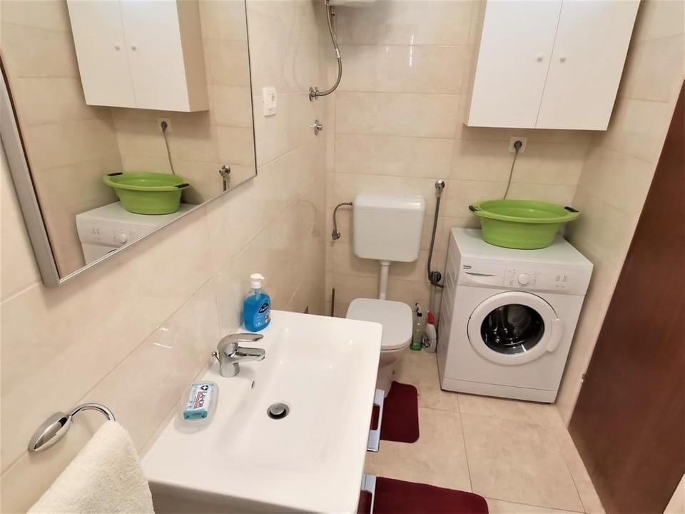 Toilet, Bathroom