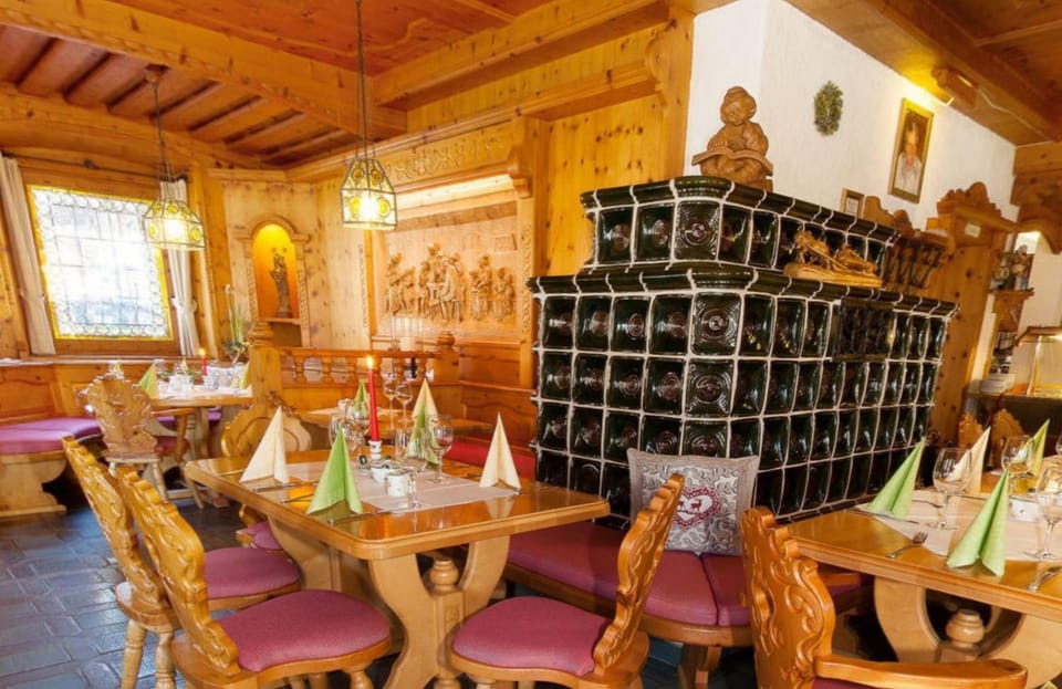 Zirbelstube Hotel in Salzburgerland
