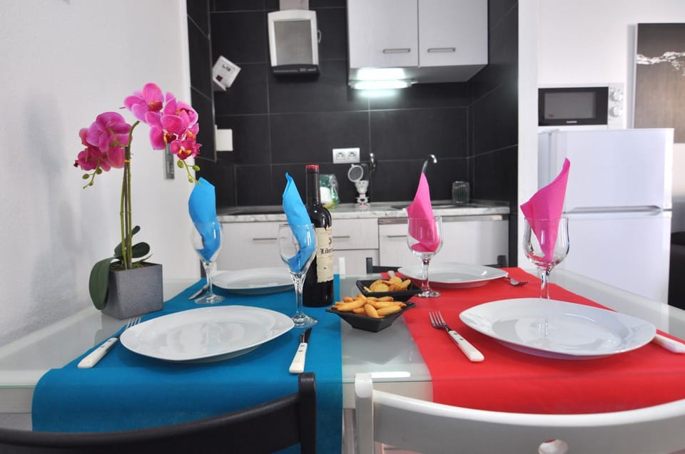 Dining area, minibar, kitchen