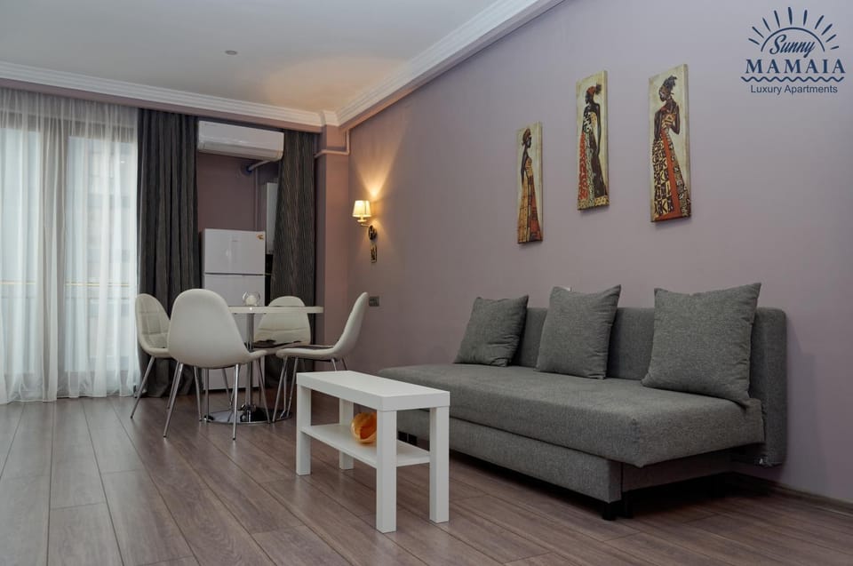Bed, Living room, Seating area