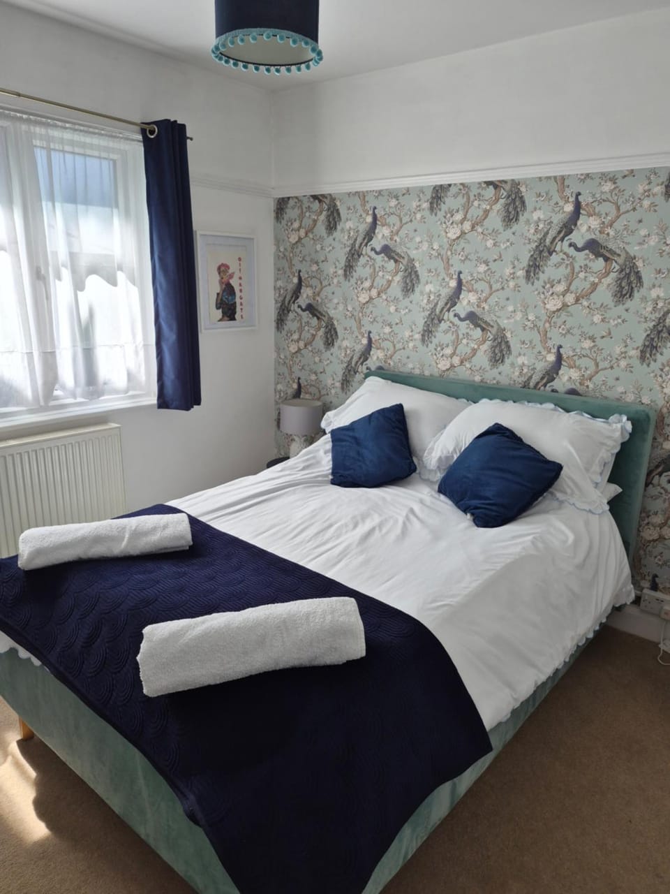 Photo of the whole room, Bedroom