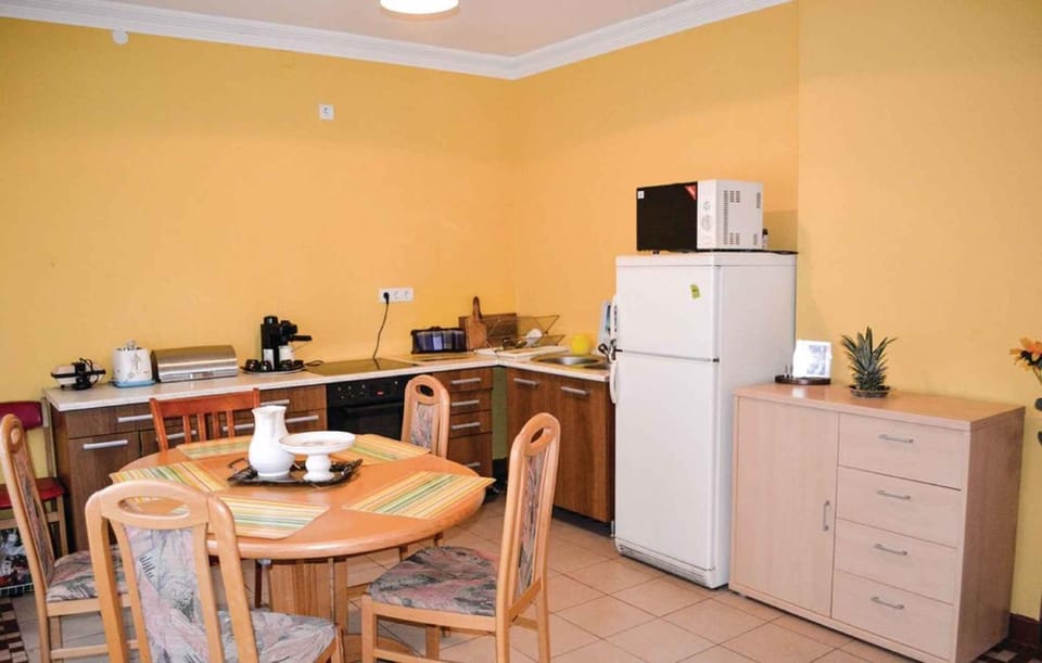 Coffee/tea facilities, Dining area, microwave