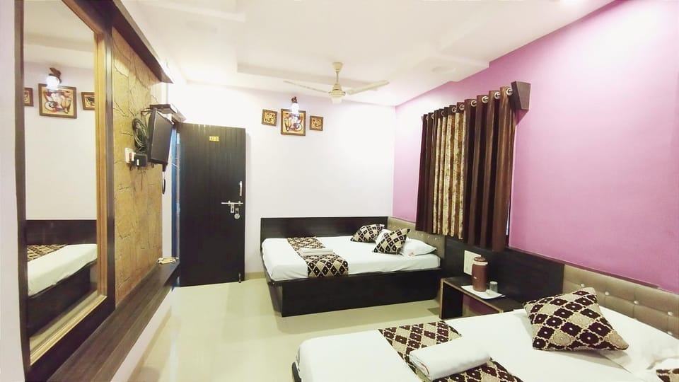 TV and multimedia, Photo of the whole room, towels