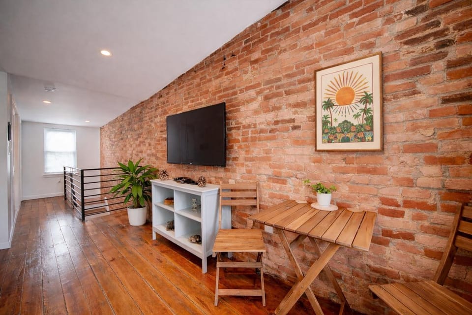 TV and multimedia, Seating area
