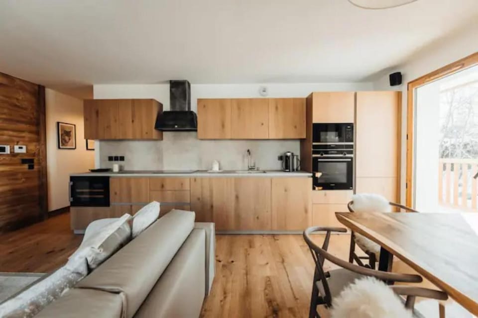 Kitchen or kitchenette, Living room, Seating area