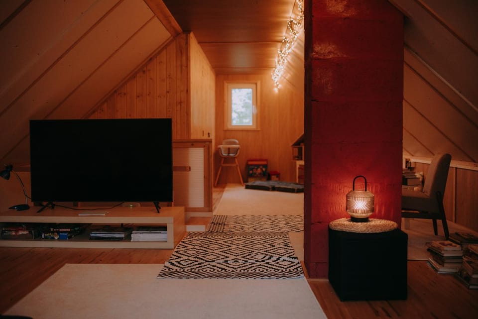 Communal lounge/ TV room