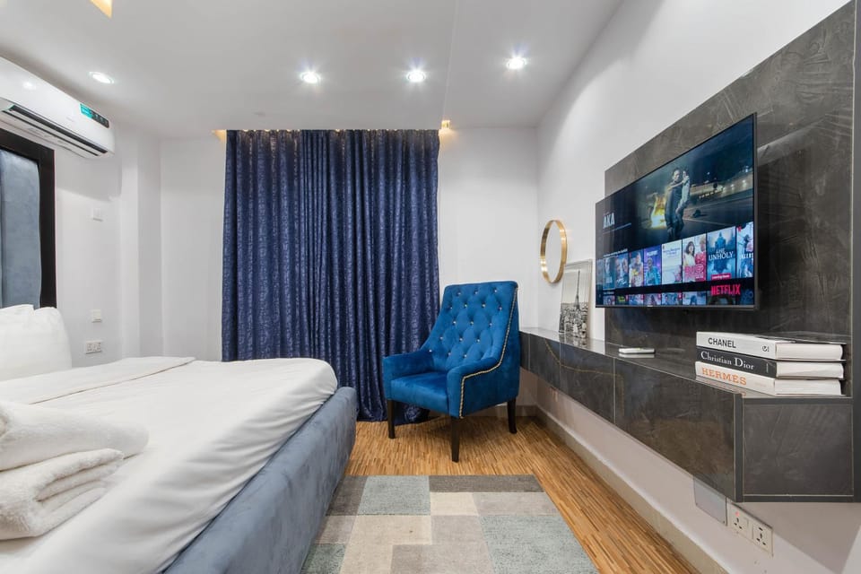 WATER VIEW 3 BEDROOM APARTMENT WITH JACUZZI PARKING WiFi NETFLIX POOL Apartment in Lagos