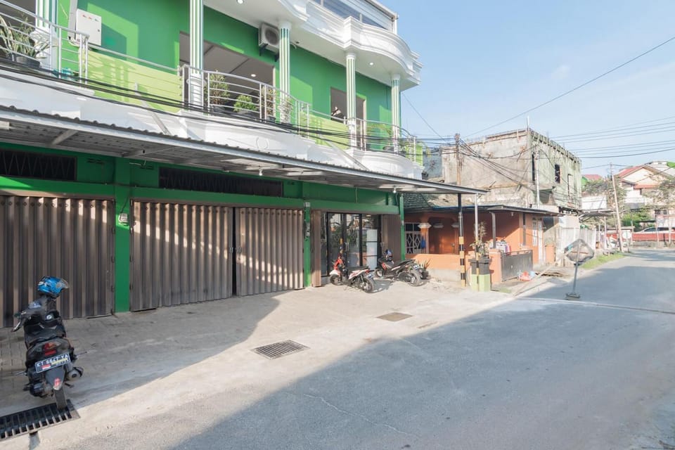 Facade/entrance