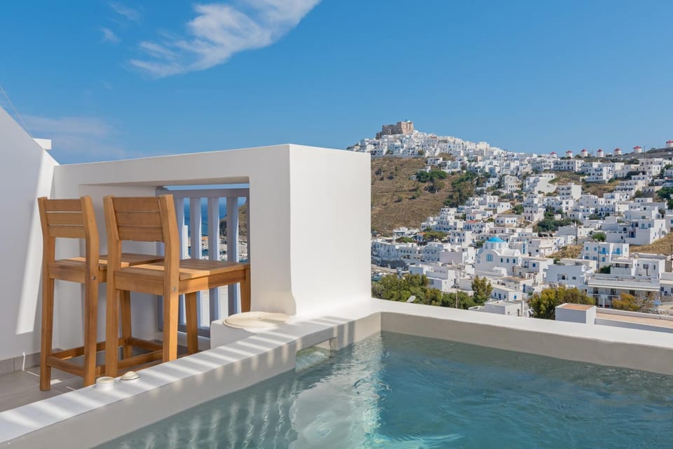 View (from property/room), Balcony/Terrace, City view, Pool view, Swimming pool