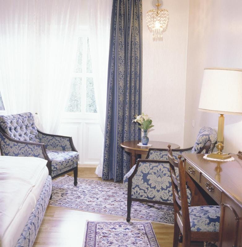 Schloßhotel Kurfürstliches Amtshaus Dauner Burg Hotel in Vulkaneifel