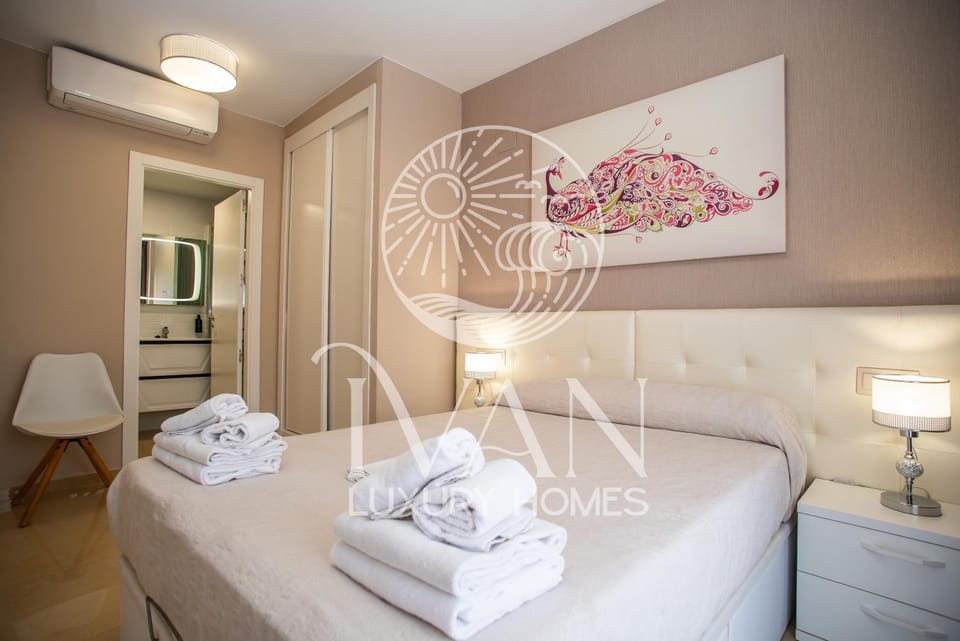 Bed, Bedroom, air conditioner