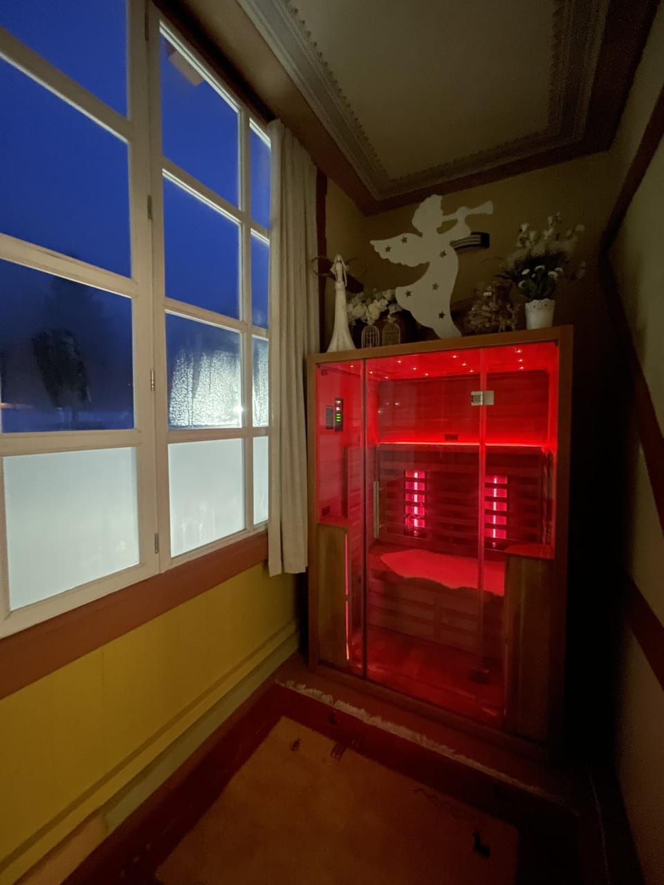 Sauna, Balcony/Terrace, Mountain view