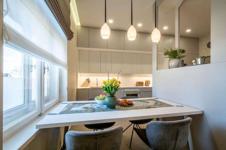 Seating area, Dining area, dishwasher, minibar, toaster, kitchen